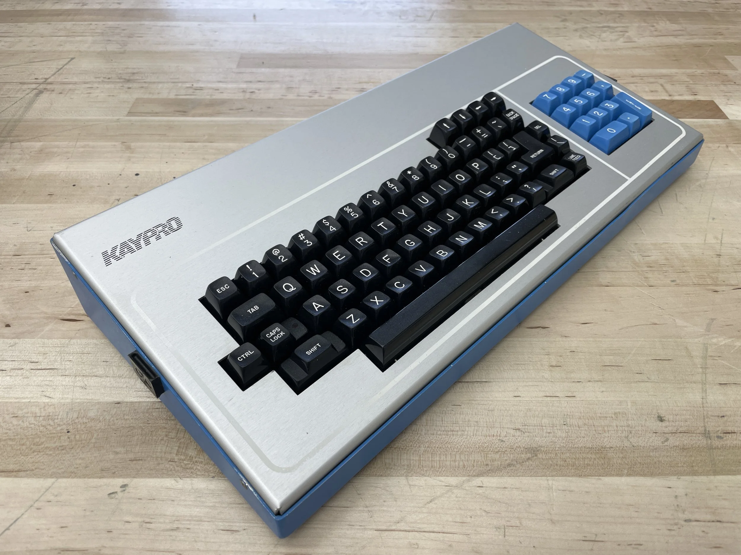 images/kaypro-04.jpg