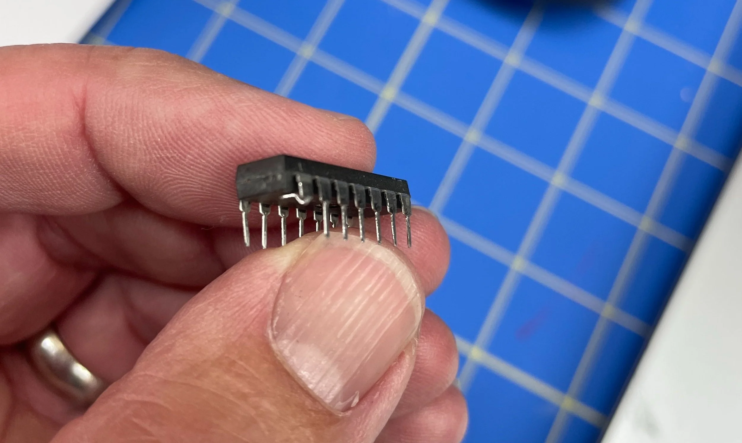 IC chip with bent pin